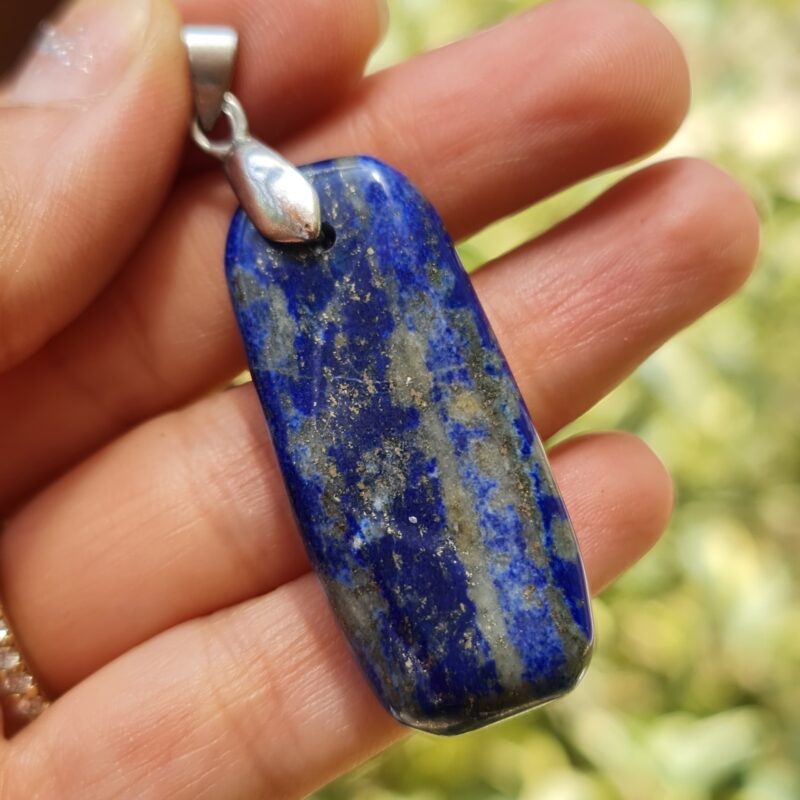 سنگ لاجورد افغان به شکل آویز