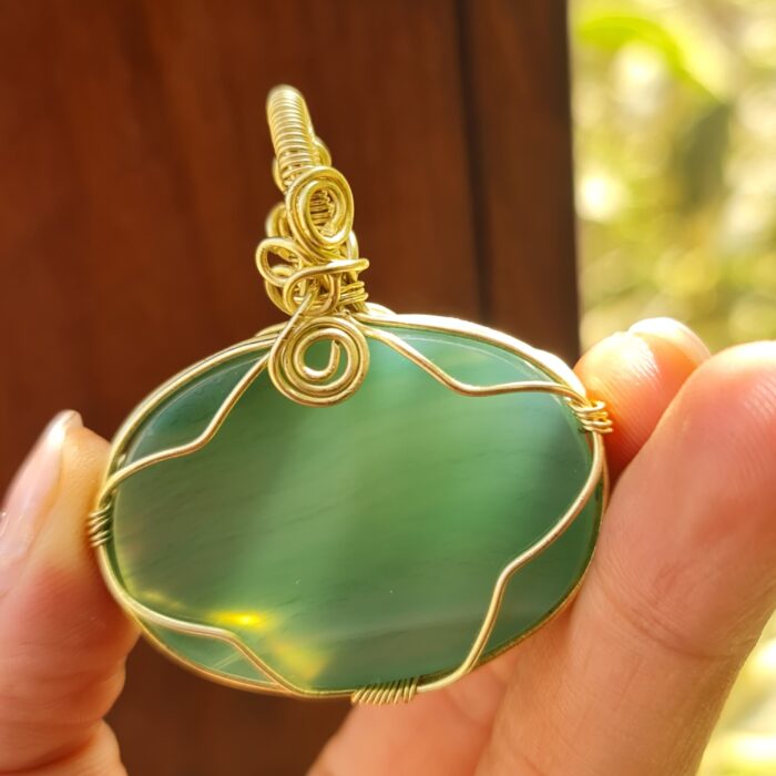 آویز سنگ یشم طبیعی دست ساز