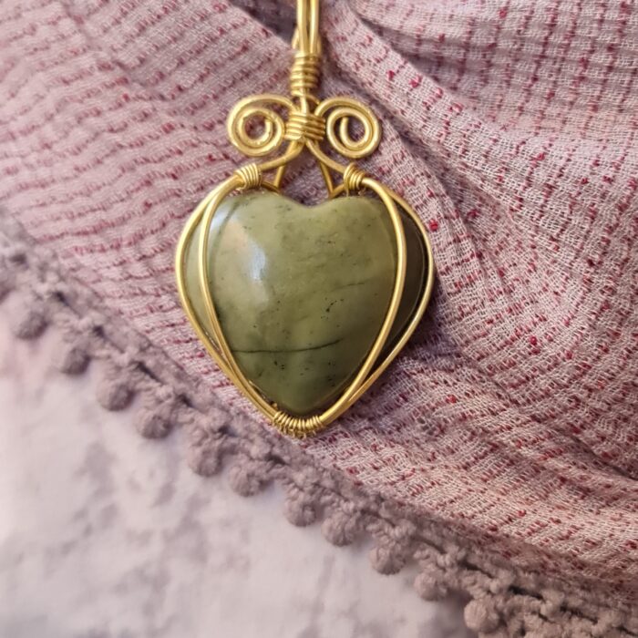 آویز سنگ یشم با رکاب برنز