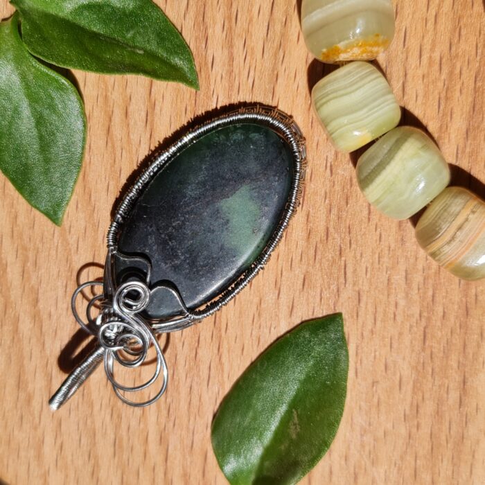 آویز سنگ یشم