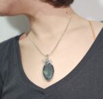 آویز سنگ یشم طبیعی و رکاب دست ساز