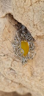 گردنبند سنگ شرف الشمس یا عقیق زرد