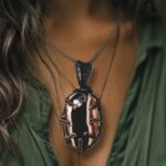 گردنبند عقیق با رکاب مسی