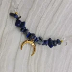 سنگ کوارتز سفید و لاجورد با آویز هلال