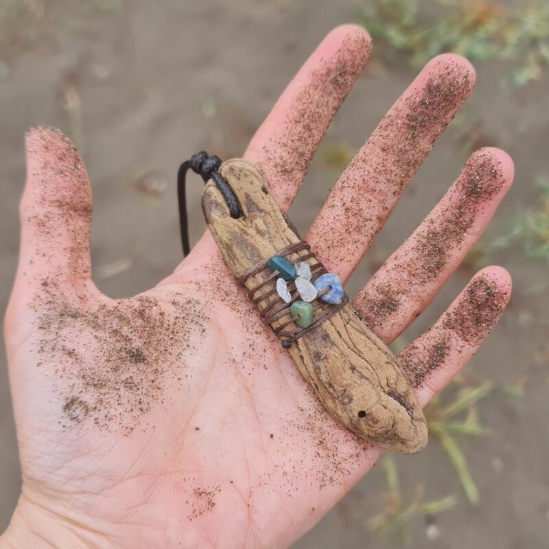 گردنبند چوبی ترکیب با سنگ