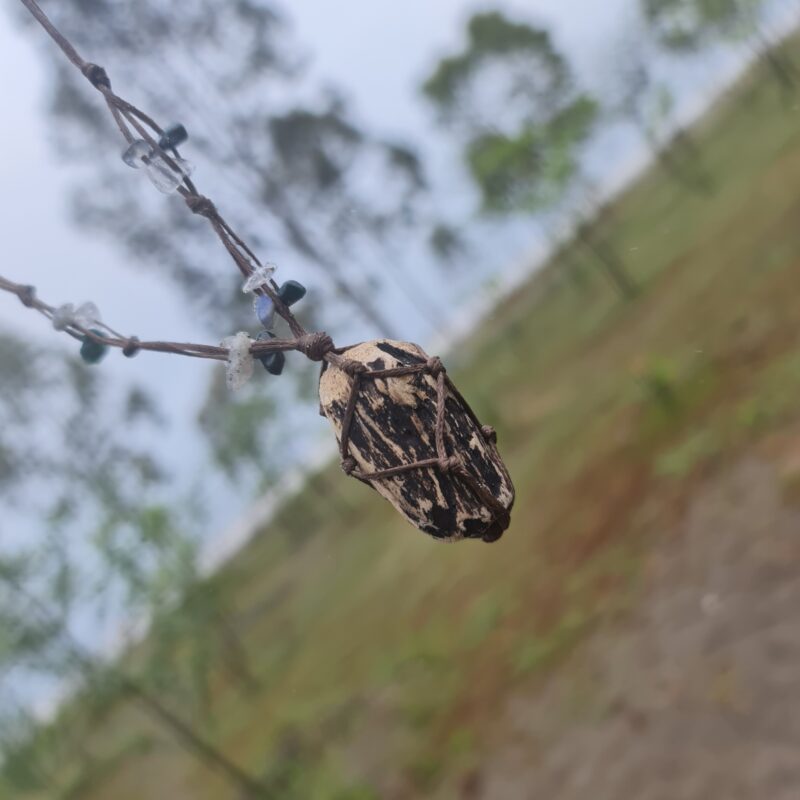 گردنبند چوب روسی و سنگ طبیعی