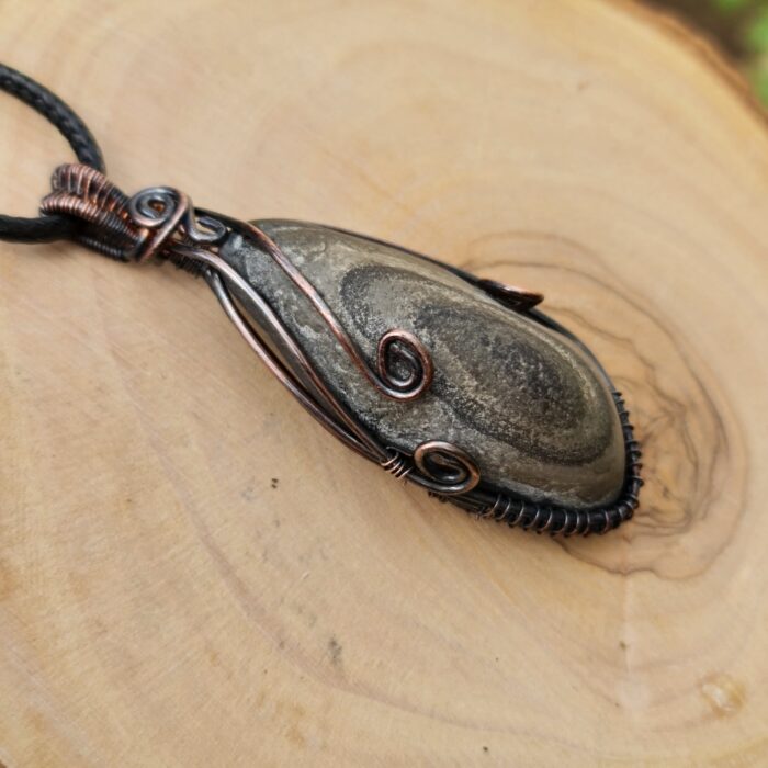 گردنبند سنگ با رکاب مس دست ساز