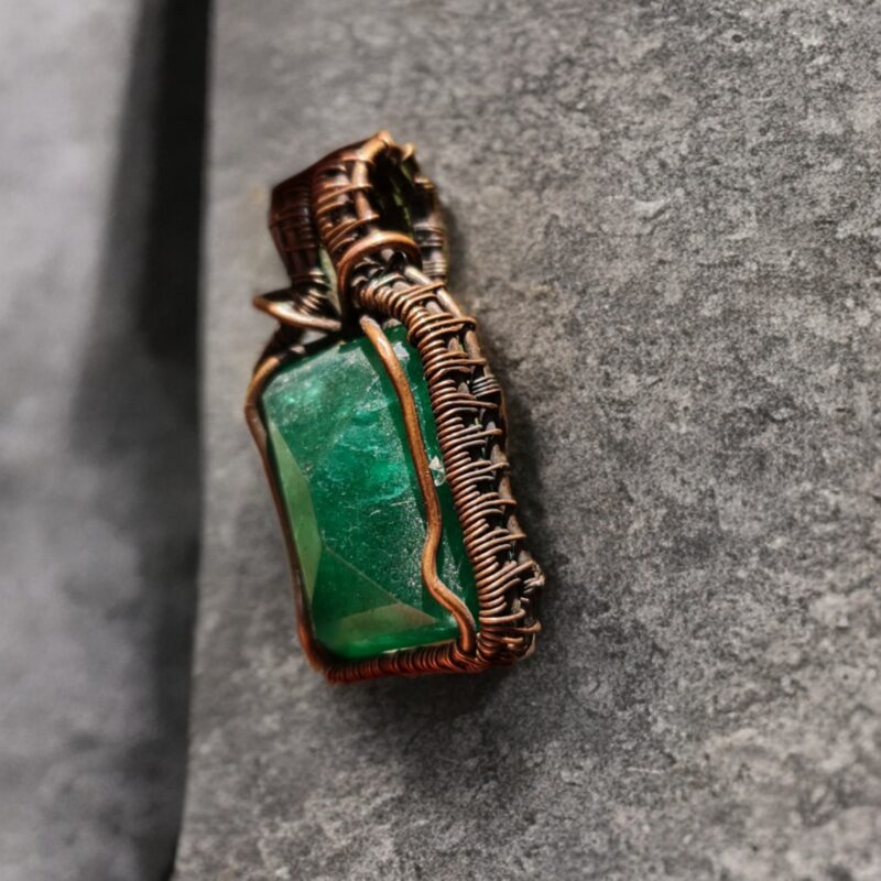 گردنبند سنگ جید با رکاب مس