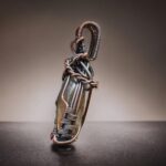 سنگ لابرادوریت با رکاب مس