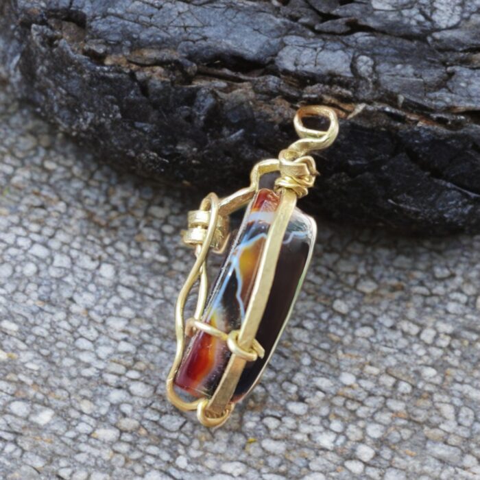 سنگ عقیق با رکاب برنز