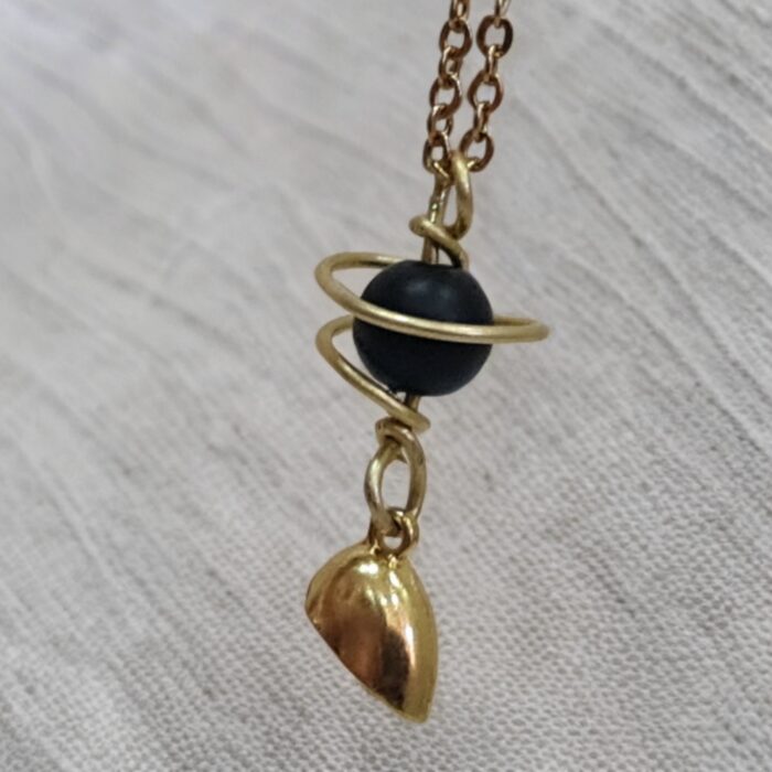 گردنبند دوستی با سنگ اونیکس به صورت نیمه