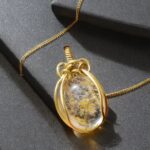 آویز سنگ در مودار