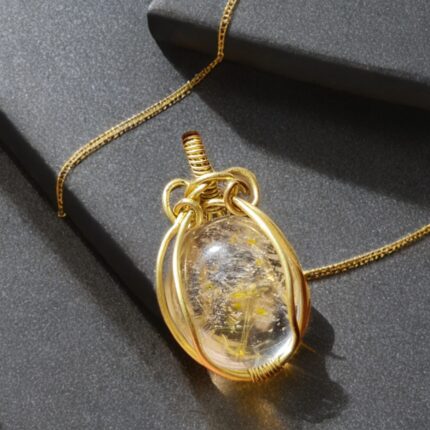 آویز سنگ در مودار