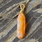 گردنبند سنگ عقیق با رکاب برنز