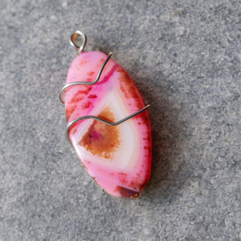 آویز عقیق صورتی