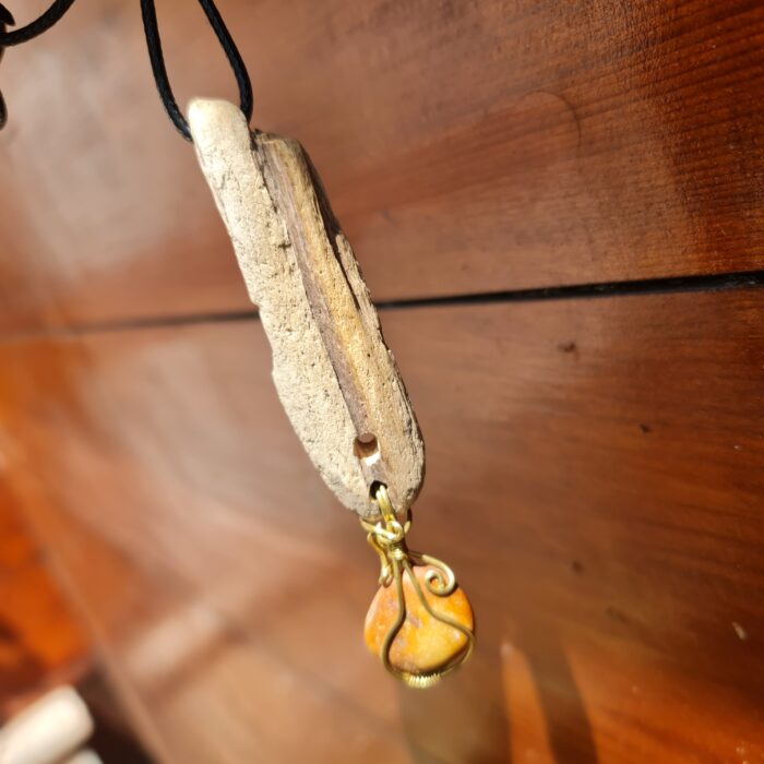 گردنبند سنگ و چوب طبیعی